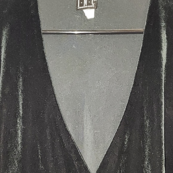 Vintage I.N.C. Black V-neck Velvet Top Sz M - Picture 3 of 8
